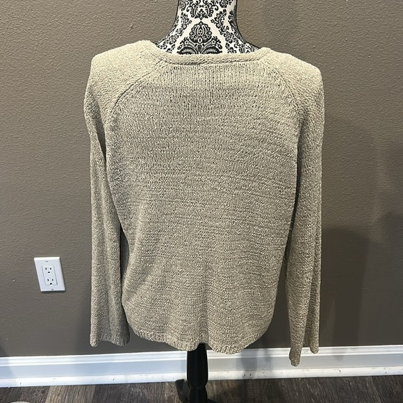 2 piece Liz Claiborne Cardigan Sweater & shirt in Size L - Picture 7 of 7